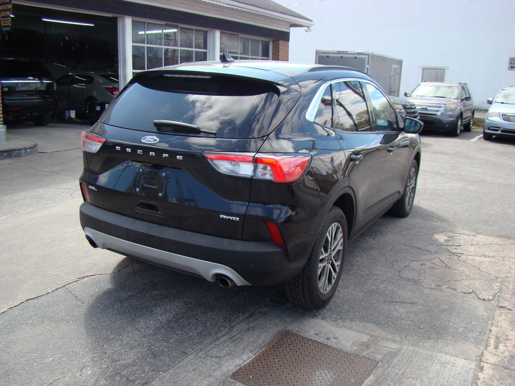 2021 Ford Escape Image 3