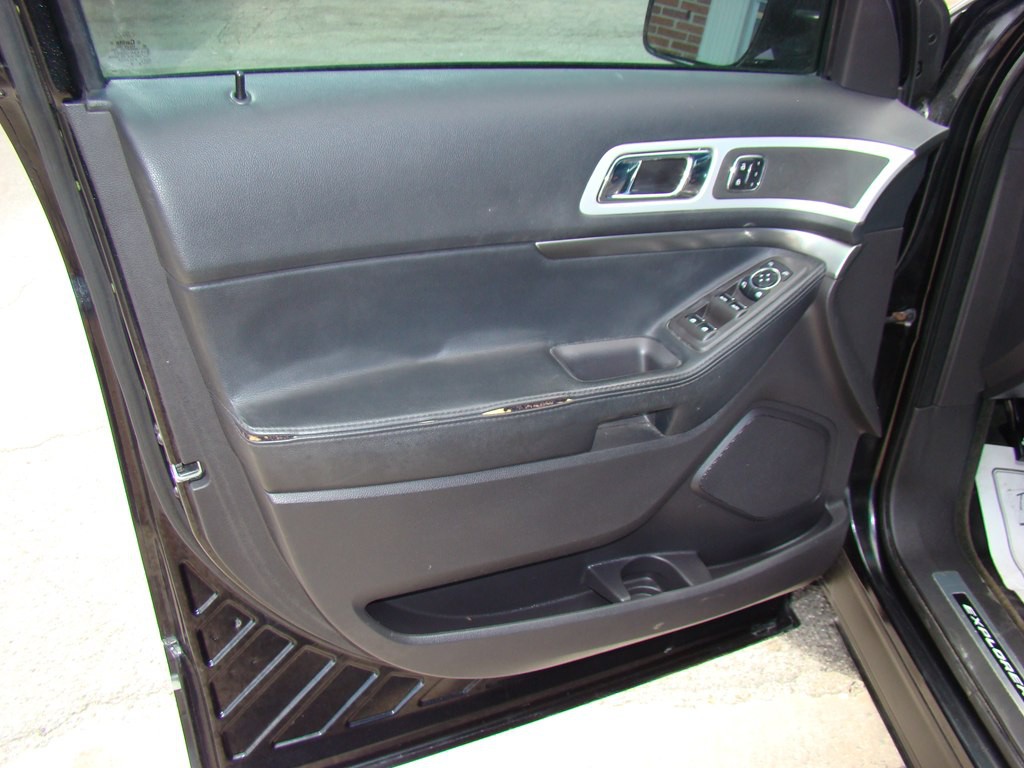 2013 Ford Explorer Image 8