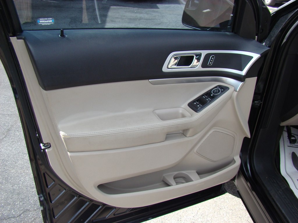 2013 Ford Explorer Image 8