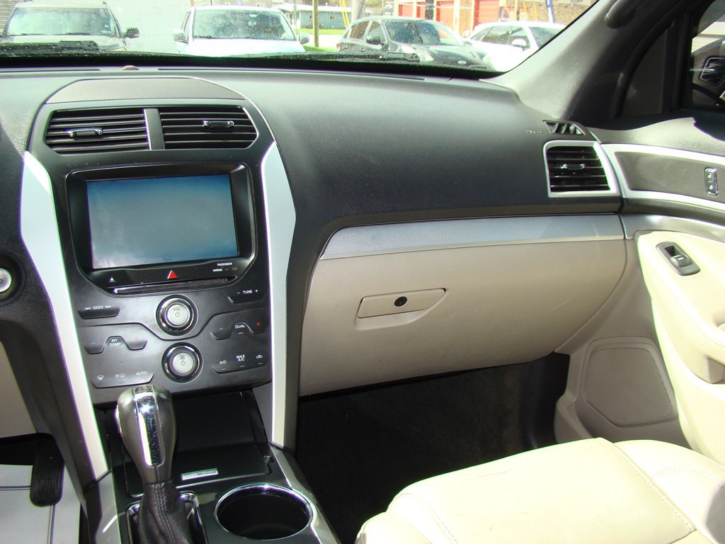 2013 Ford Explorer Image 11