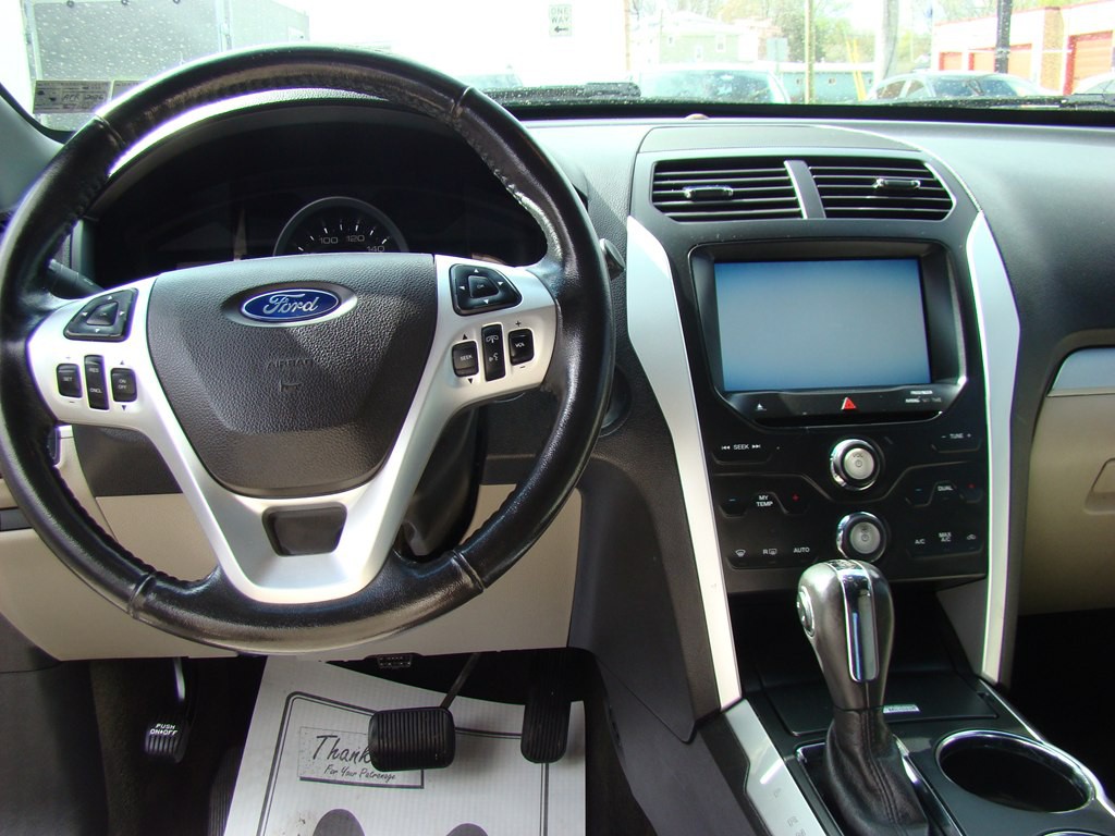 2013 Ford Explorer Image 12