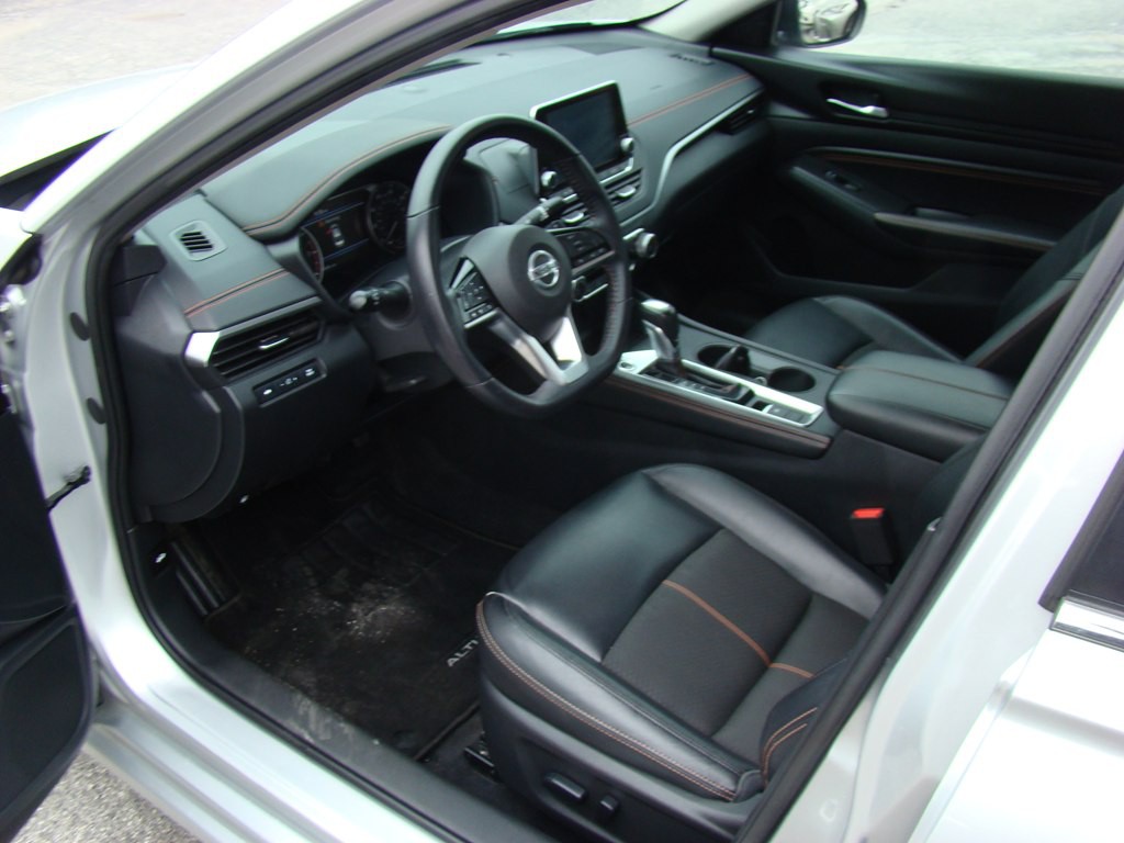 2019 Nissan Altima Image 7