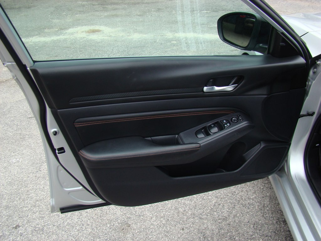 2019 Nissan Altima Image 8