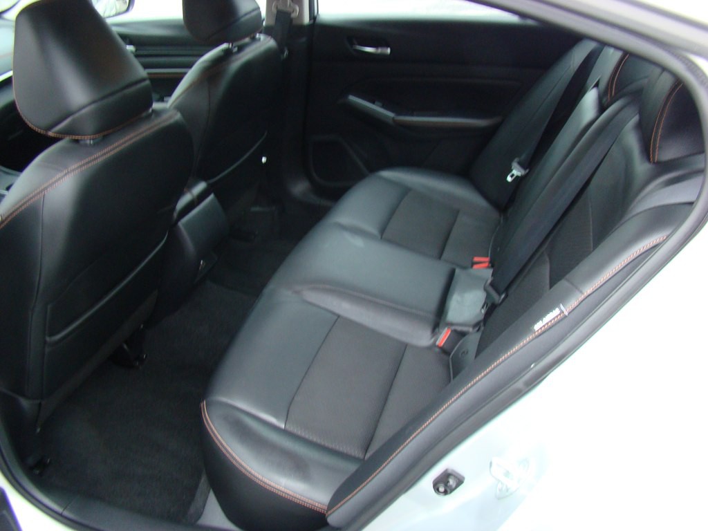 2019 Nissan Altima Image 9