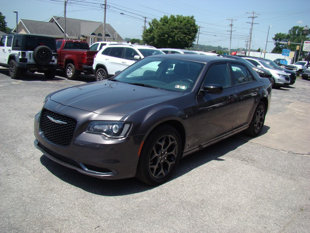 2018 Chrysler 300 Image 5