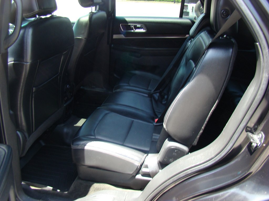 2016 Ford Explorer Image 9