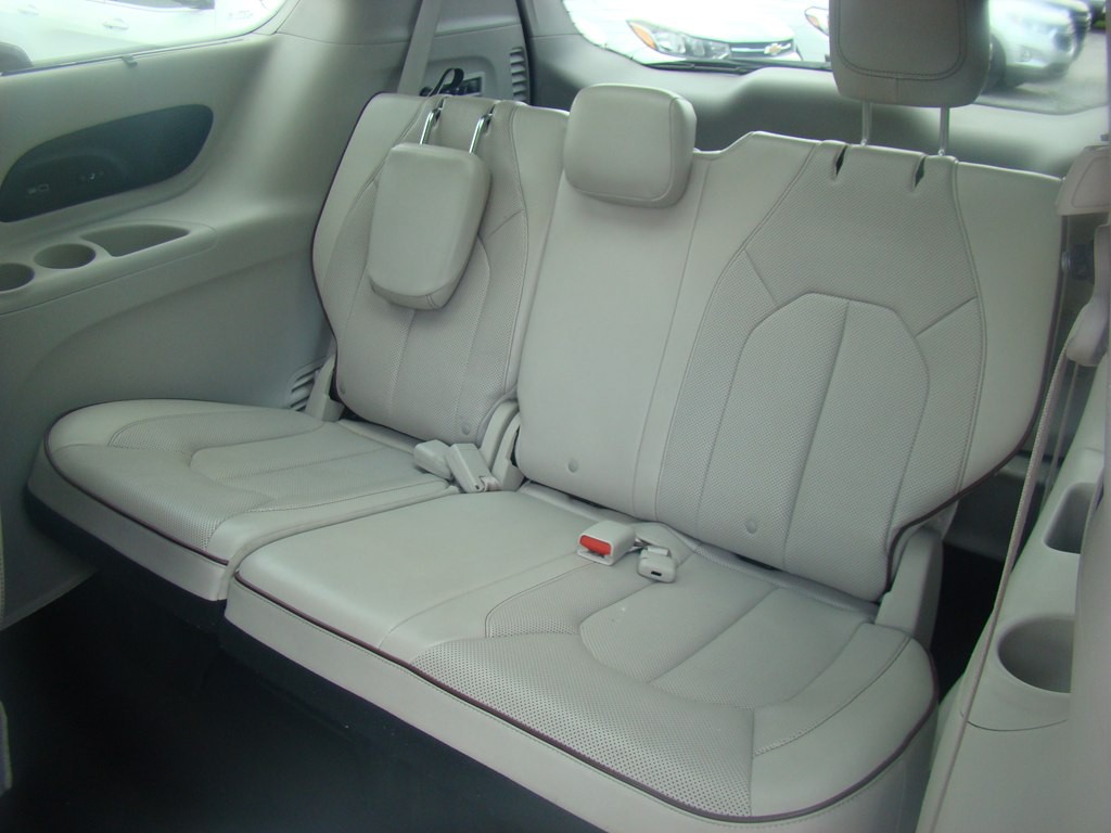 2017 Chrysler Pacifica Image 10