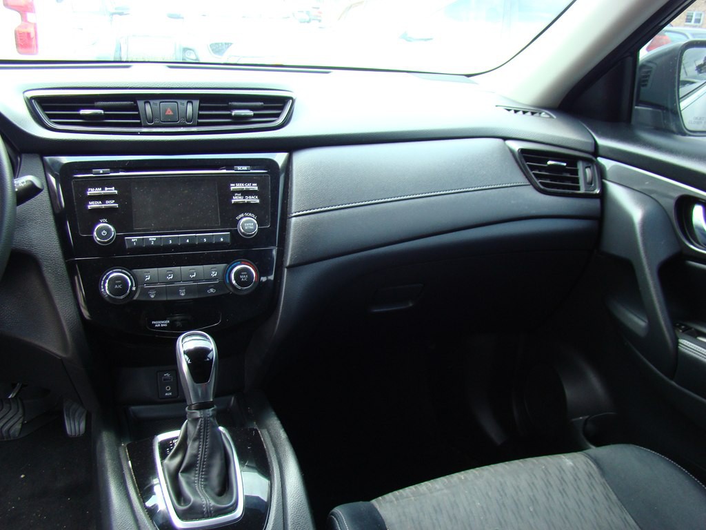 2017 Nissan Rogue Image 10