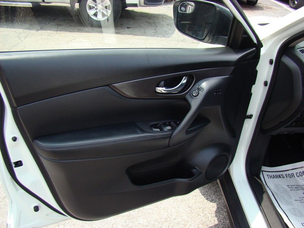 2019 Nissan Rogue Image 8
