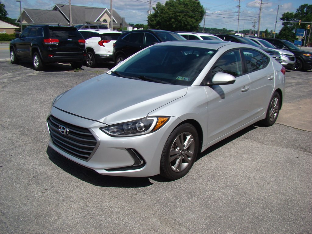 2017 Hyundai Elantra Image 5