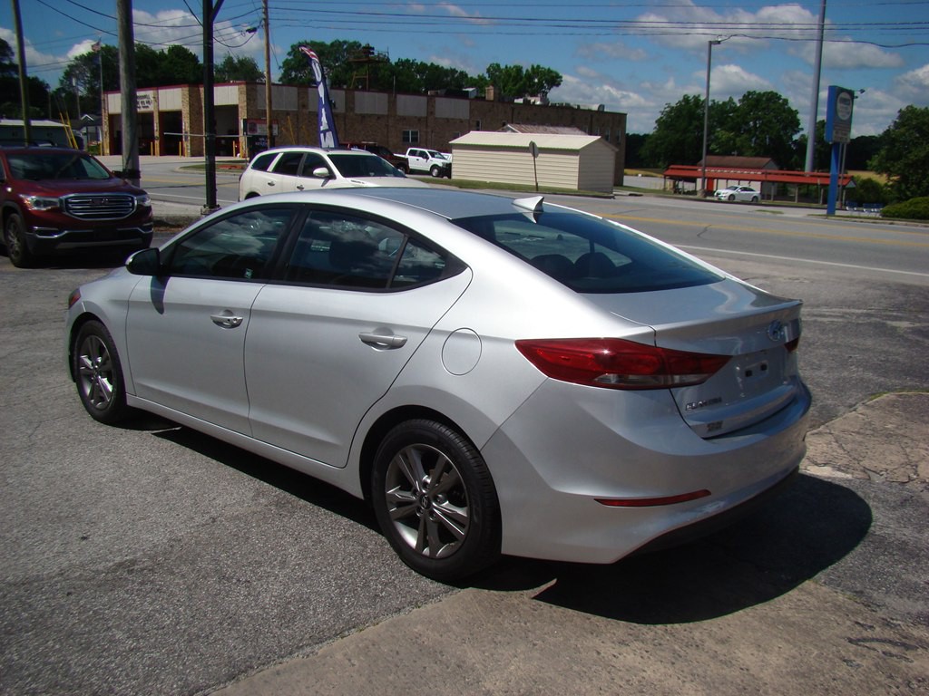 2017 Hyundai Elantra Image 6