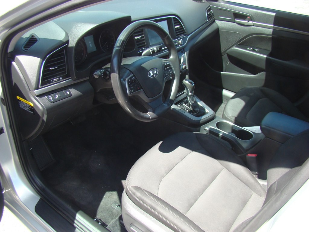 2017 Hyundai Elantra Image 7