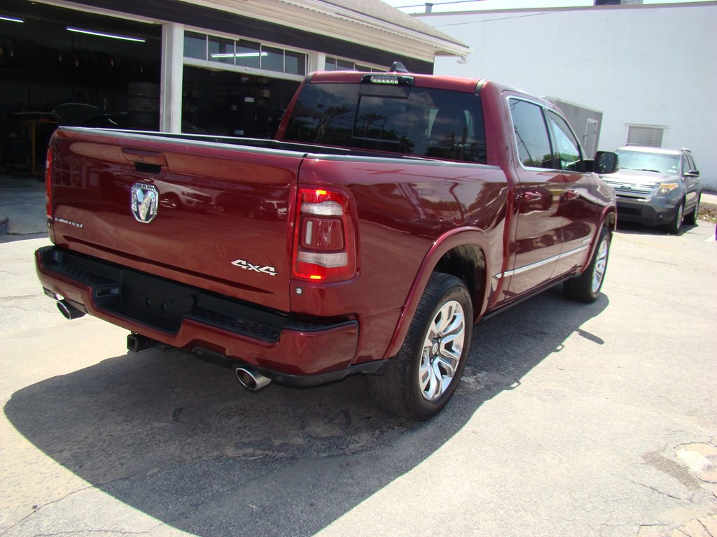 2023 RAM 1500 Image 3