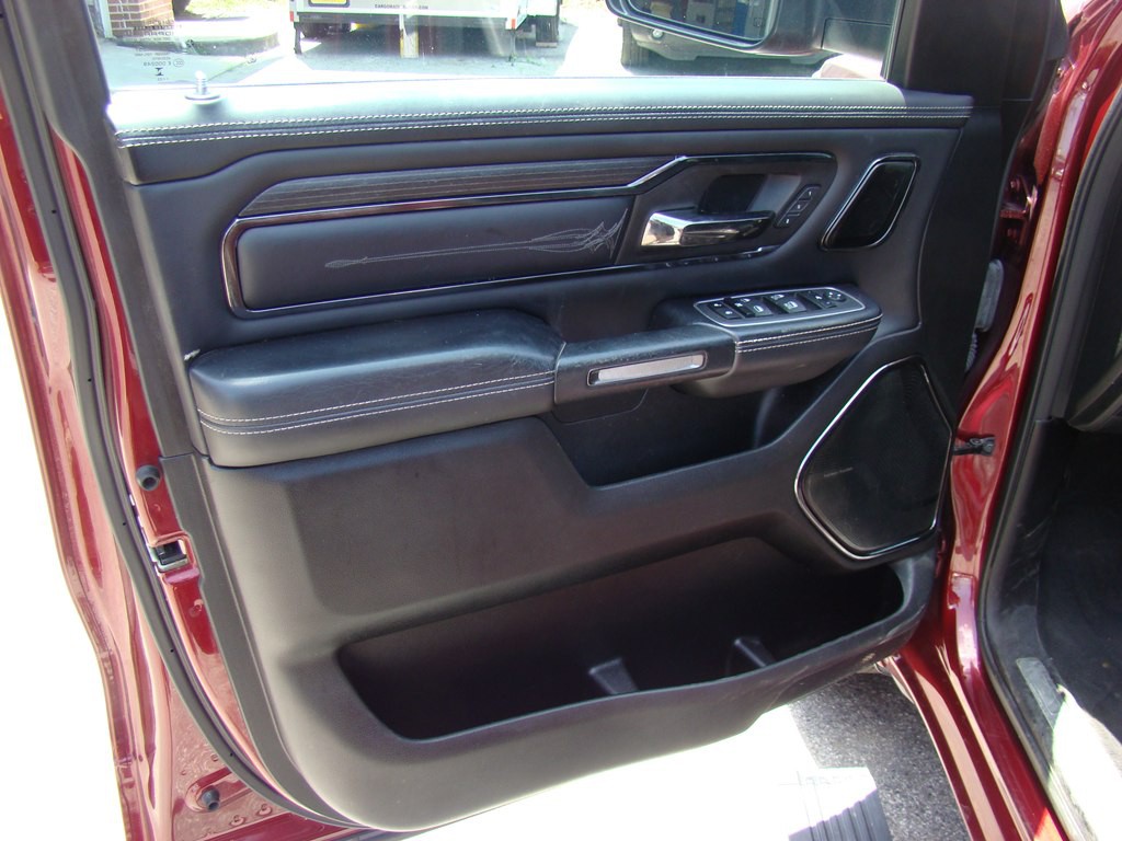2023 RAM 1500 Image 8