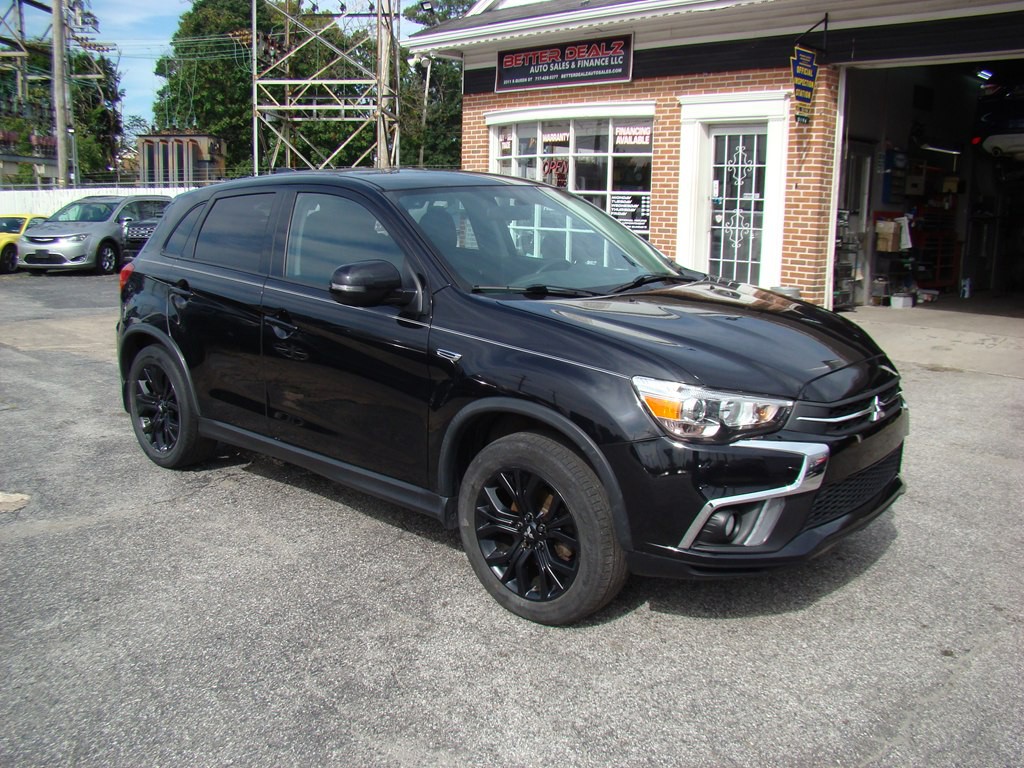 2018 Mitsubishi Outlander Image 2