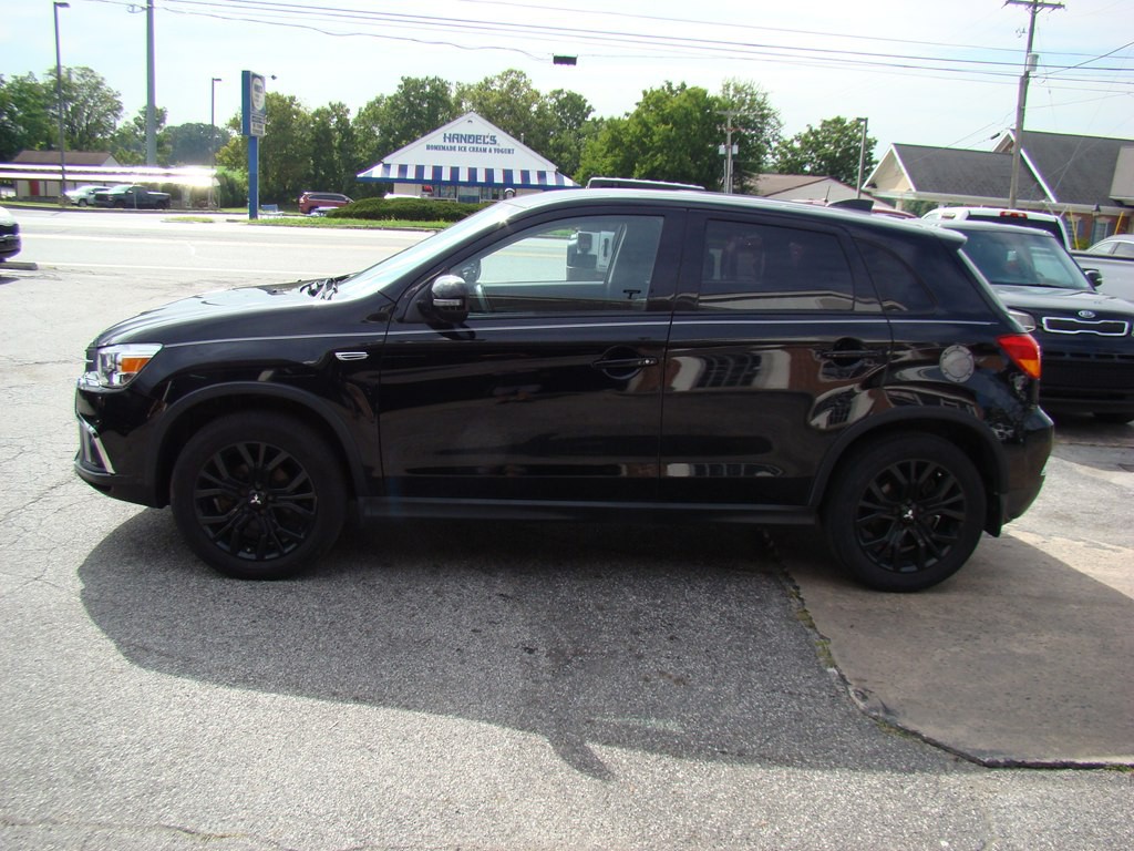 2018 Mitsubishi Outlander Image 4