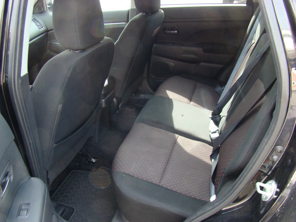 2018 Mitsubishi Outlander Image 9