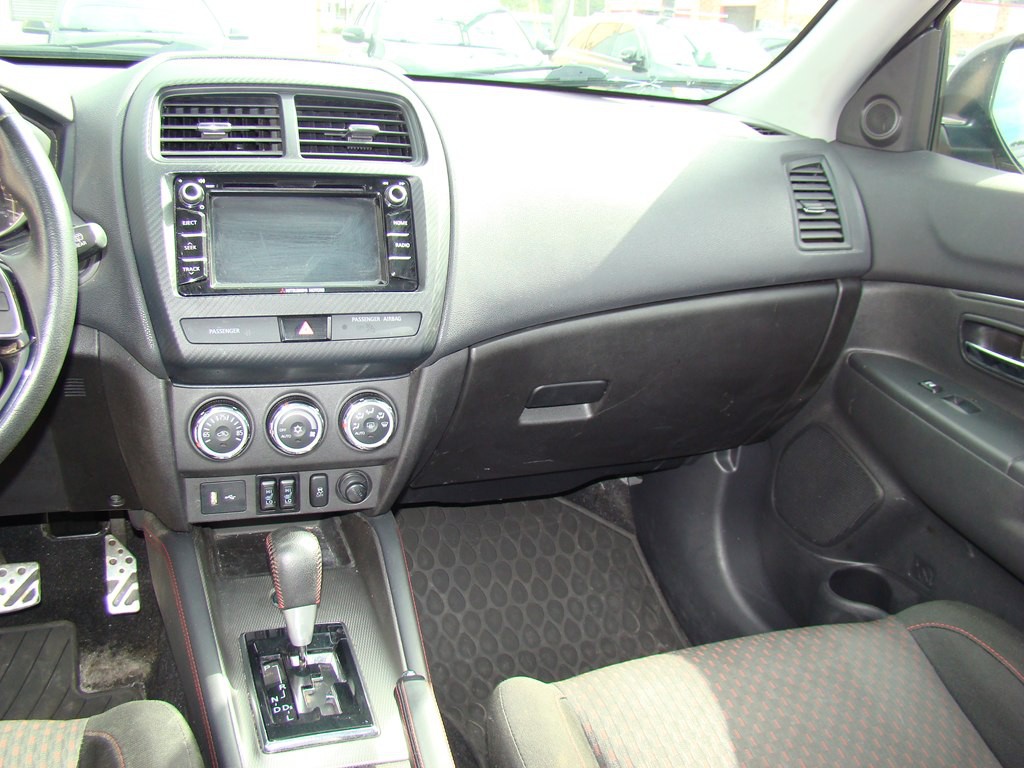 2018 Mitsubishi Outlander Image 10
