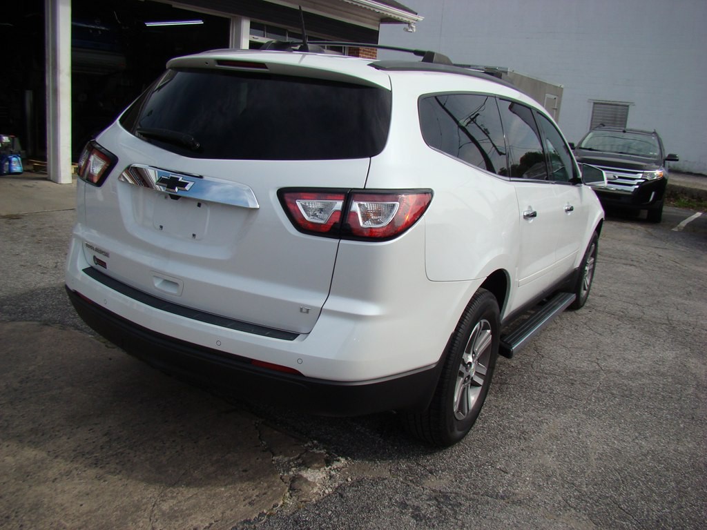 2017 Chevrolet Traverse Image 3