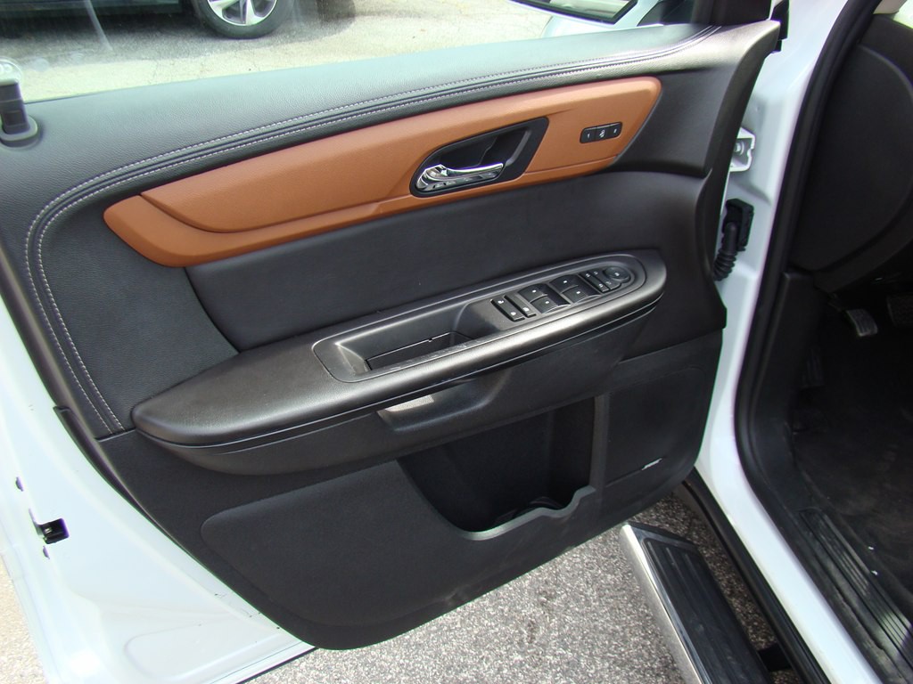 2017 Chevrolet Traverse Image 8