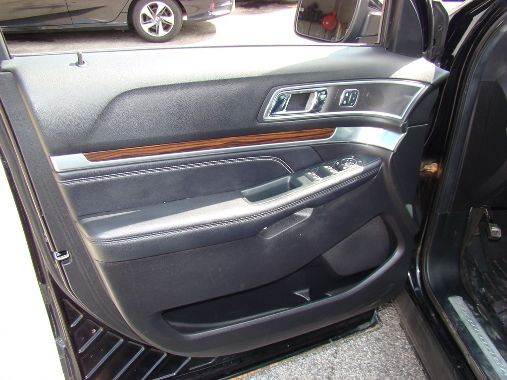 2018 Ford Explorer Image 8