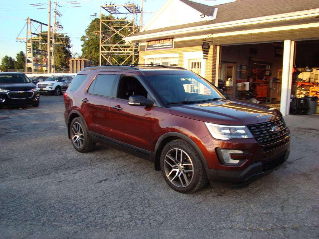 2016 Ford Explorer Image 2