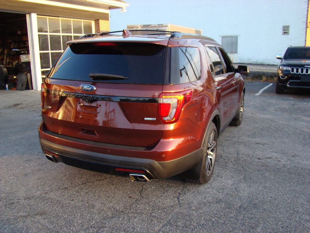 2016 Ford Explorer Image 3
