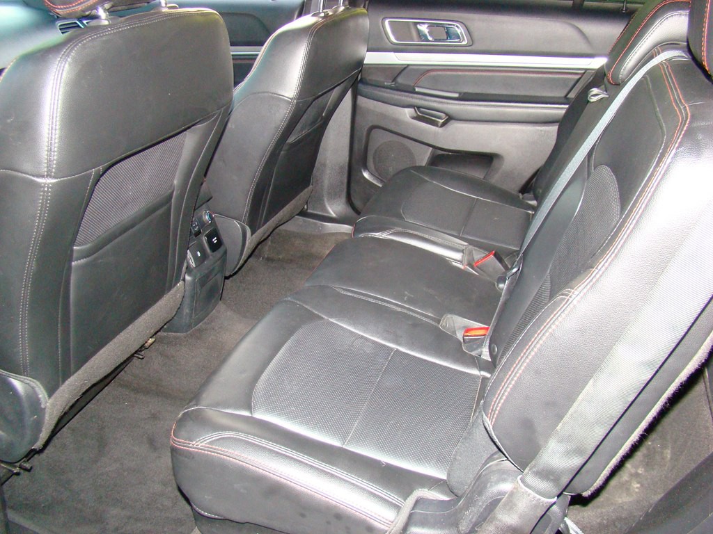 2016 Ford Explorer Image 9
