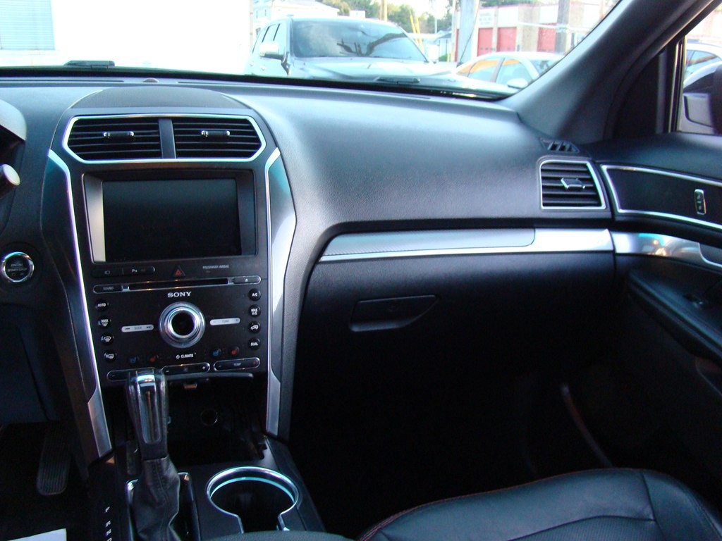 2016 Ford Explorer Image 11