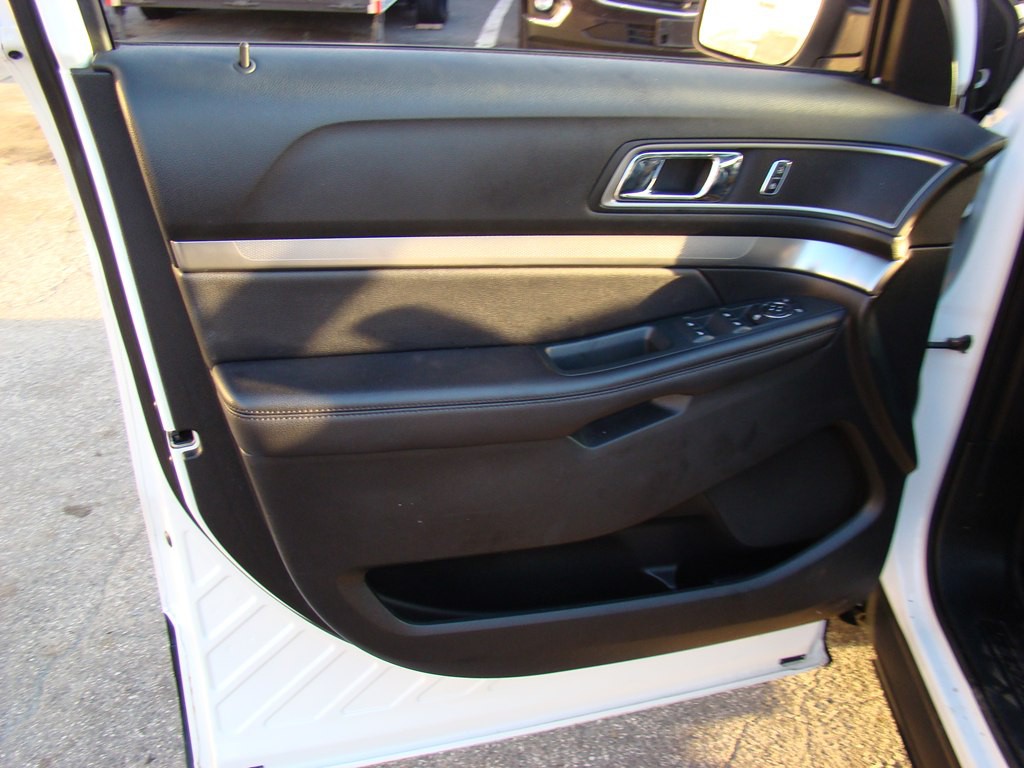 2018 Ford Explorer Image 8