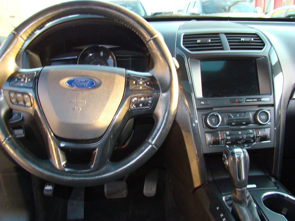 2018 Ford Explorer Image 12