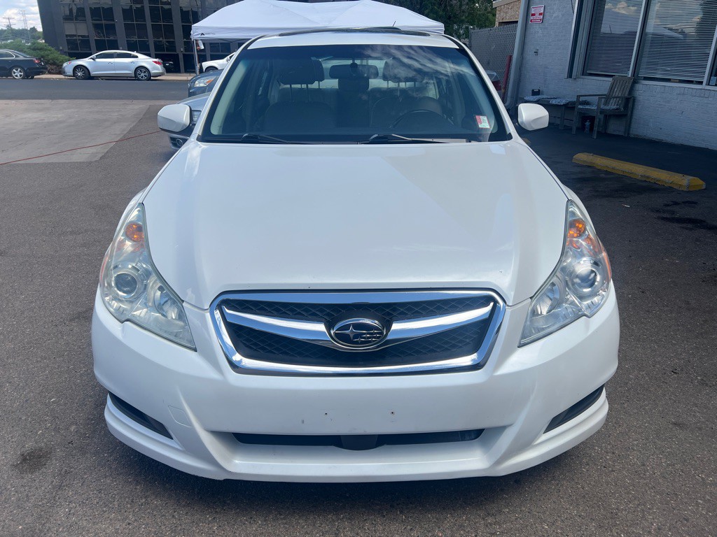 2010 Subaru Legacy Image 3