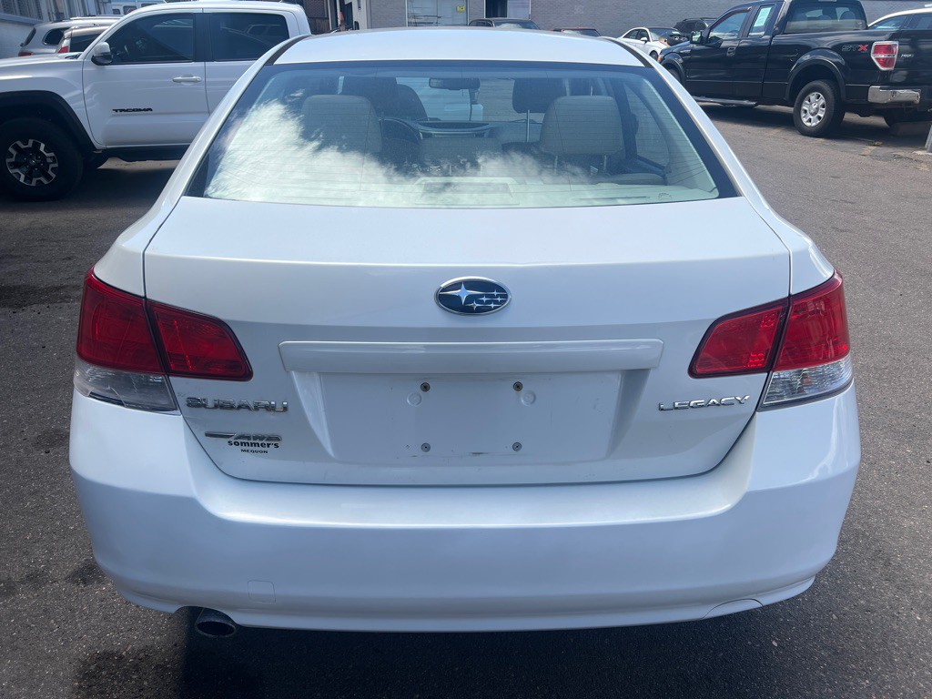 2010 Subaru Legacy Image 6