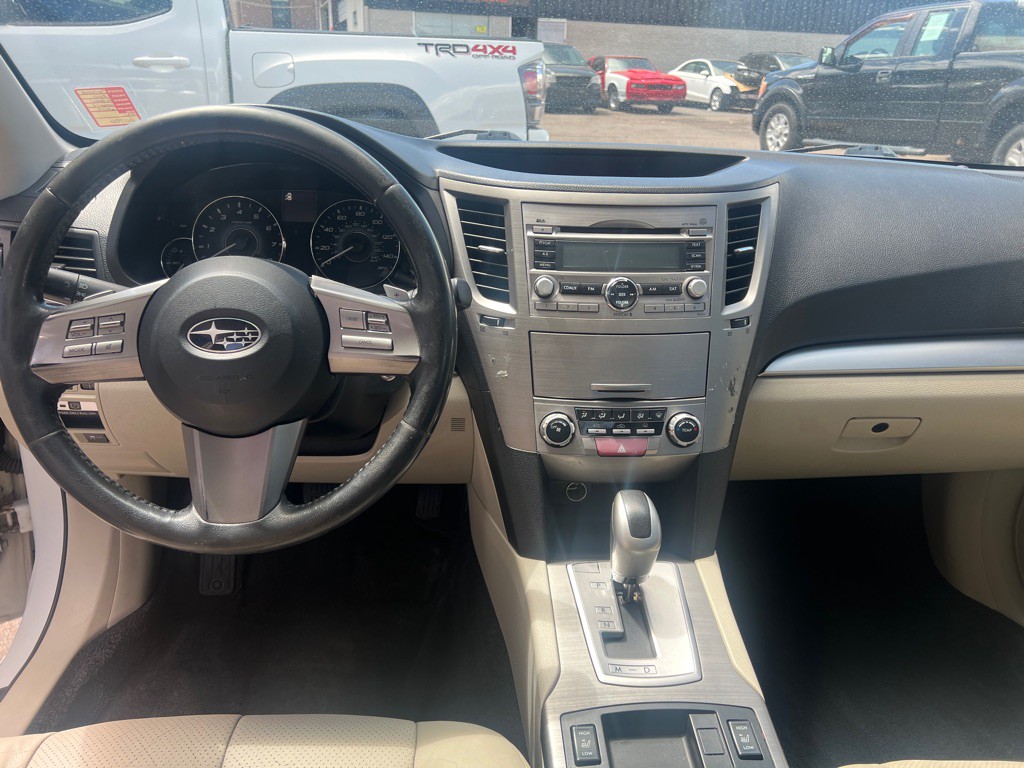 2010 Subaru Legacy Image 10