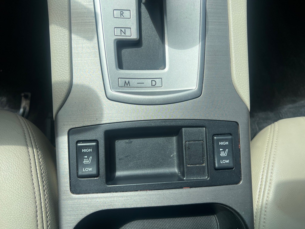 2010 Subaru Legacy Image 11