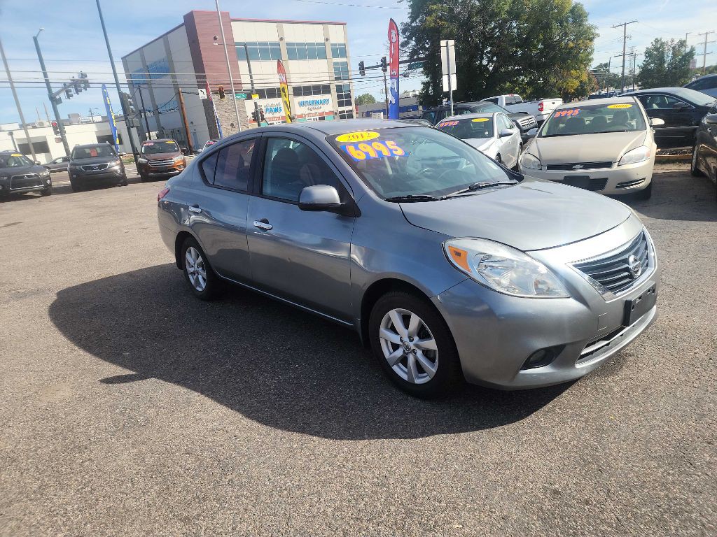 2012 Nissan Versa Image 3