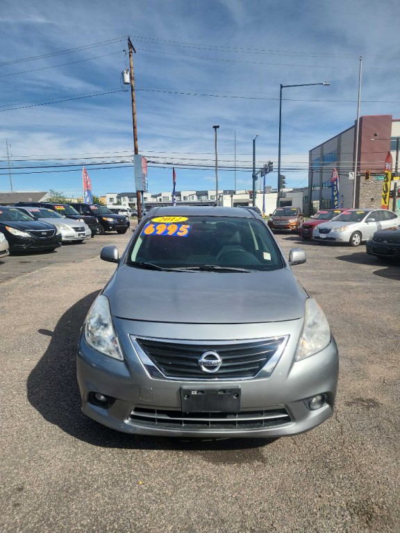 2012 Nissan Versa Image 5