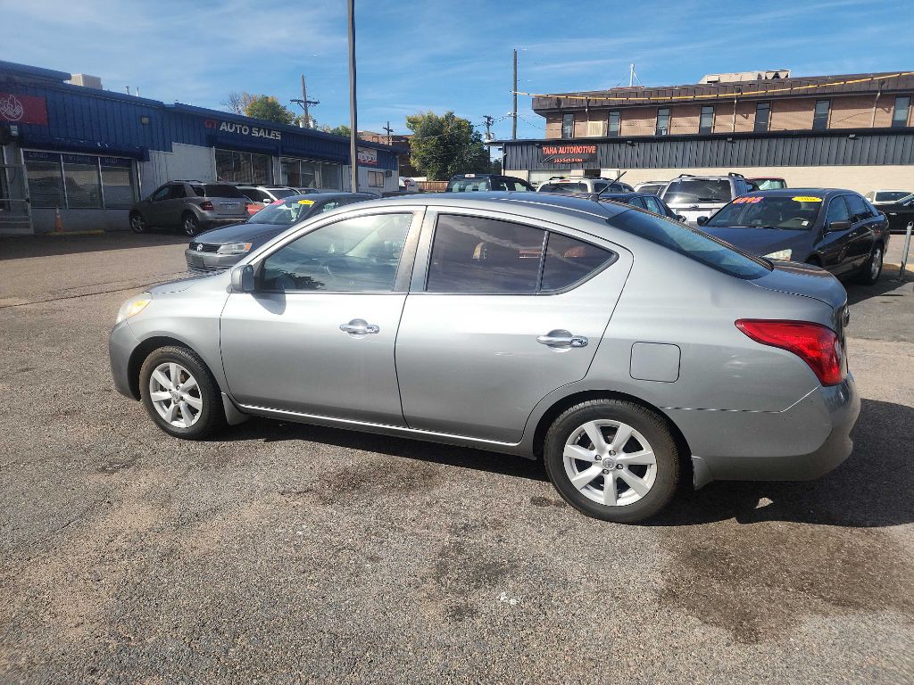 2012 Nissan Versa Image 12