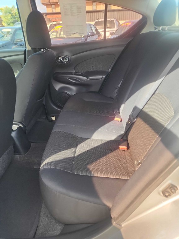 2012 Nissan Versa Image 13