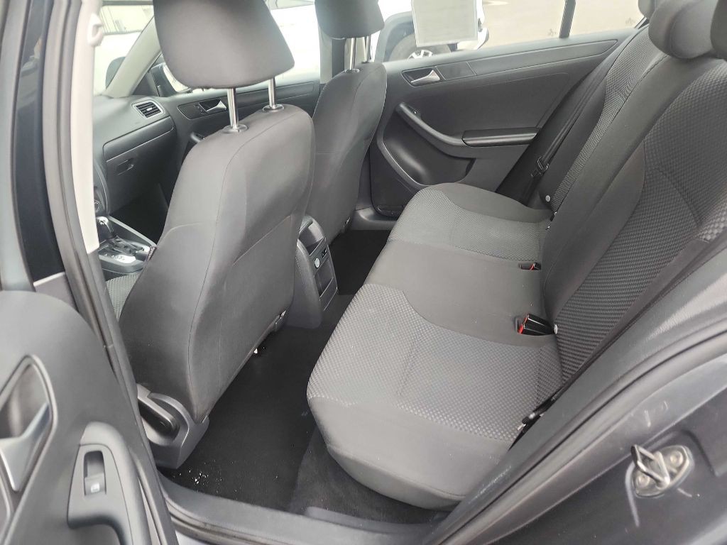 2013 Volkswagen Jetta Image 11