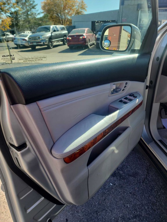 2005 Lexus RX Image 15
