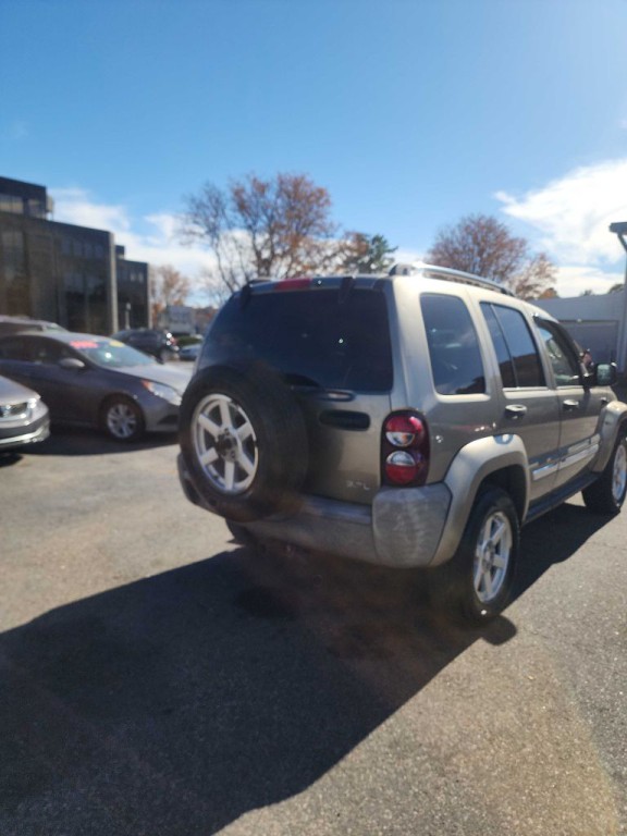 2007 Jeep Liberty Image 7