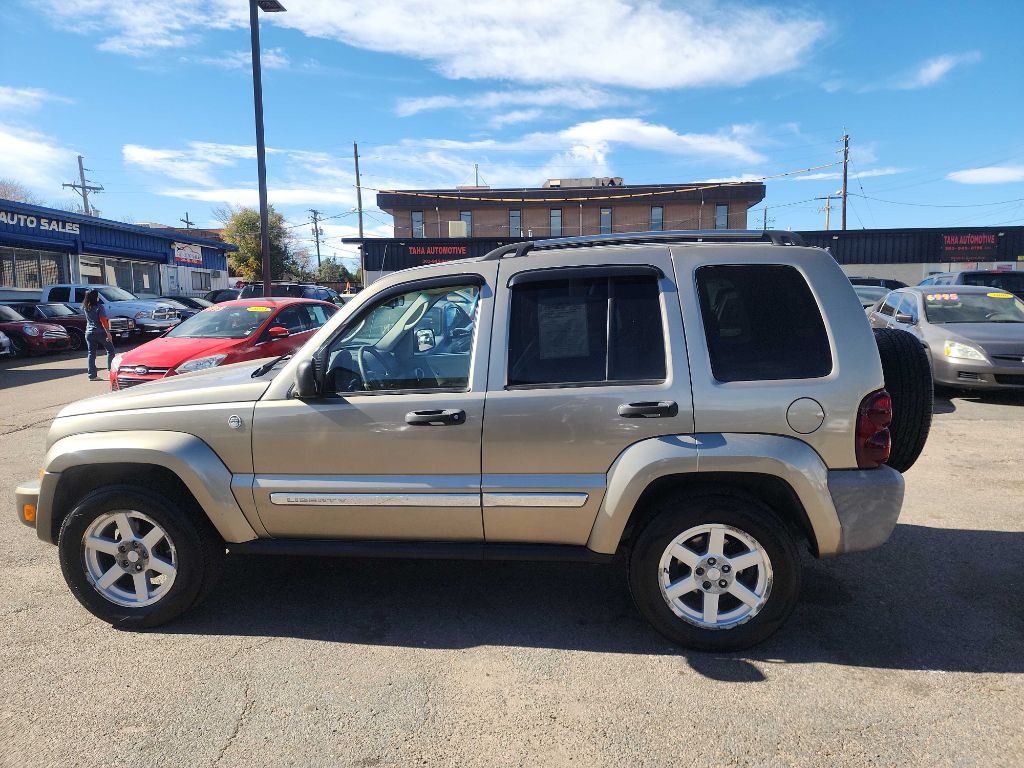 2007 Jeep Liberty Image 11