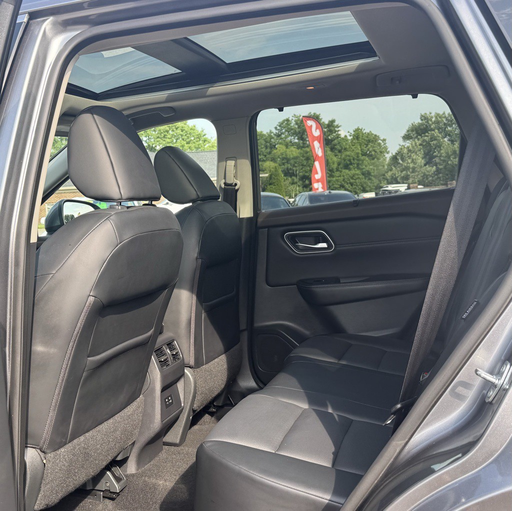 2021 Nissan Rogue Image 25