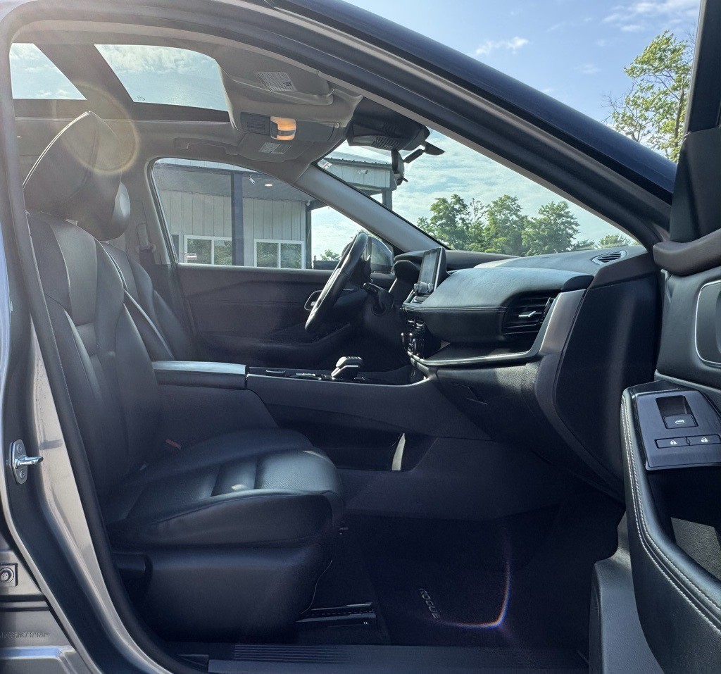 2021 Nissan Rogue Image 35