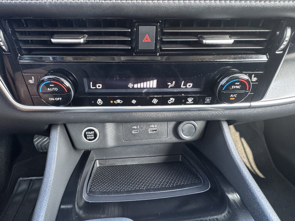 2021 Nissan Rogue Image 41