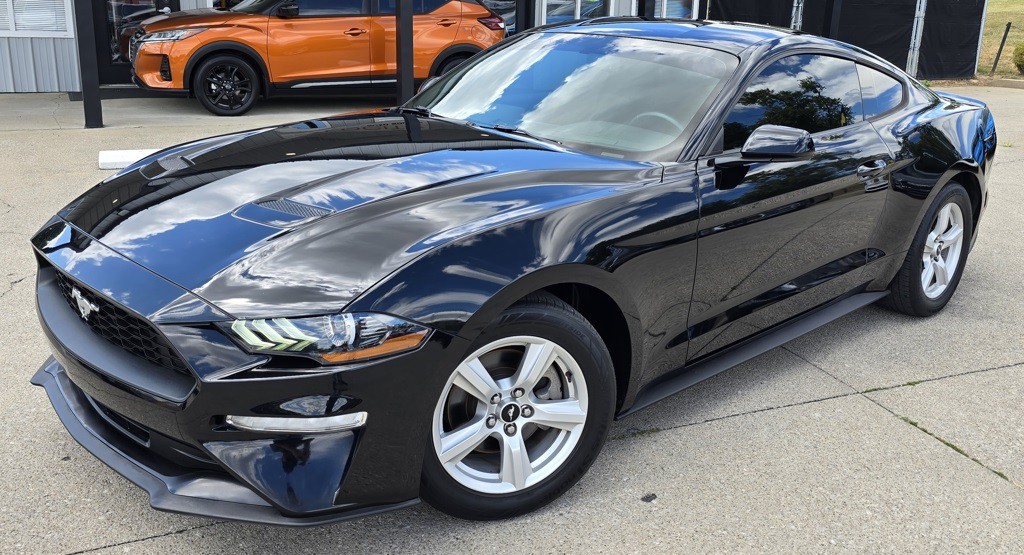 2019 Ford Mustang Image 3