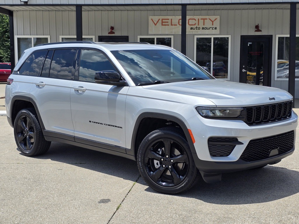 2022 Jeep Grand Cherokee Image 2