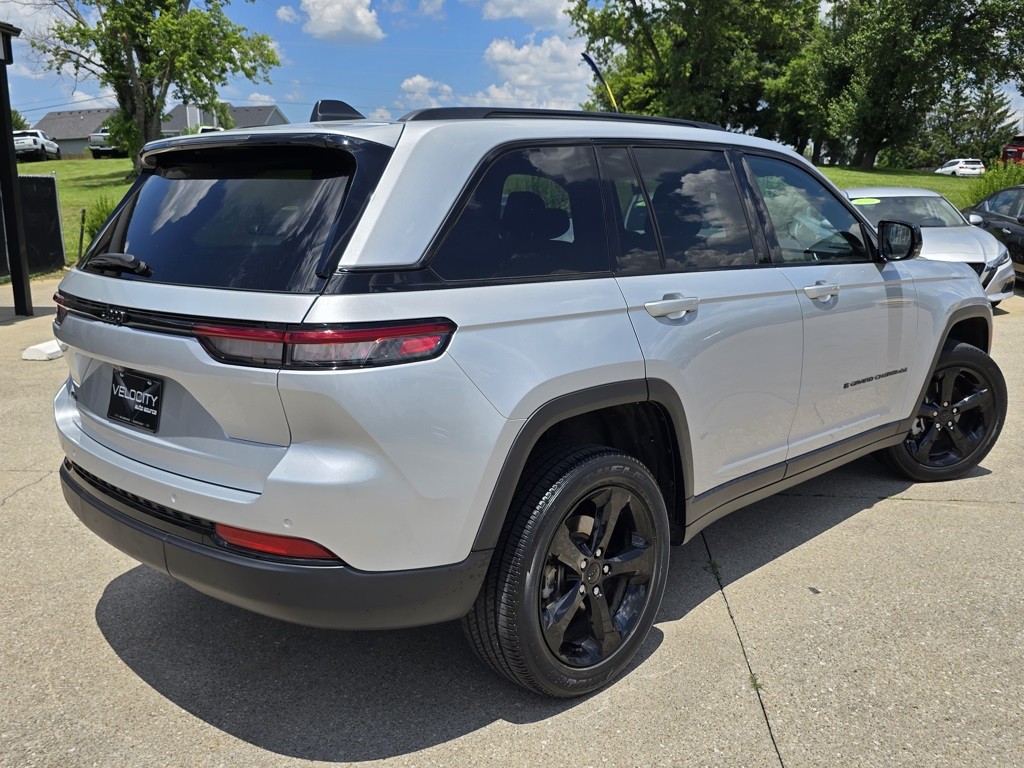2022 Jeep Grand Cherokee Image 4