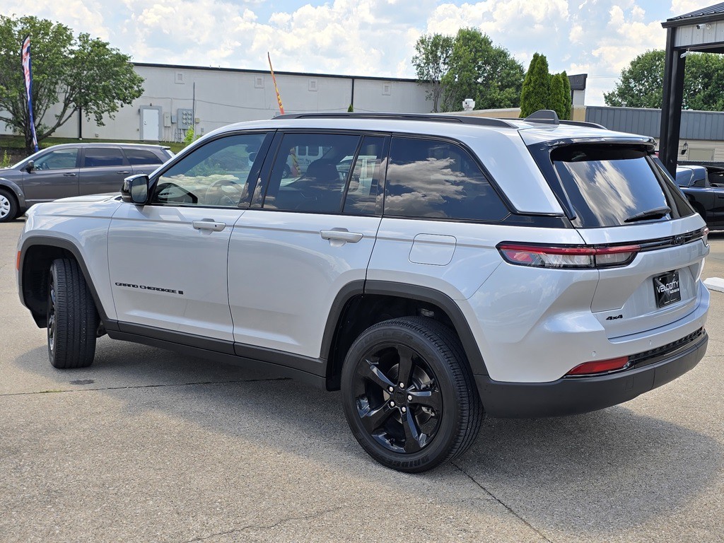 2022 Jeep Grand Cherokee Image 5
